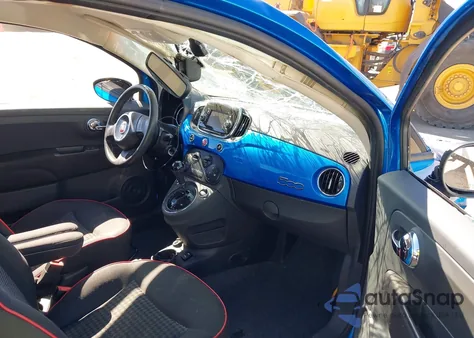 2016 Fiat 500 Easy z USA, uszkodzony, nr VIN 3C3CFFKR0GT152632